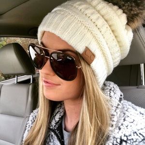 NWT Quay Needing Fame Aviator Sunglasses